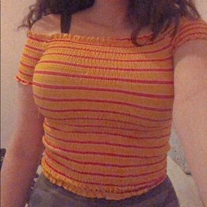 🖤yellow striped top🖤